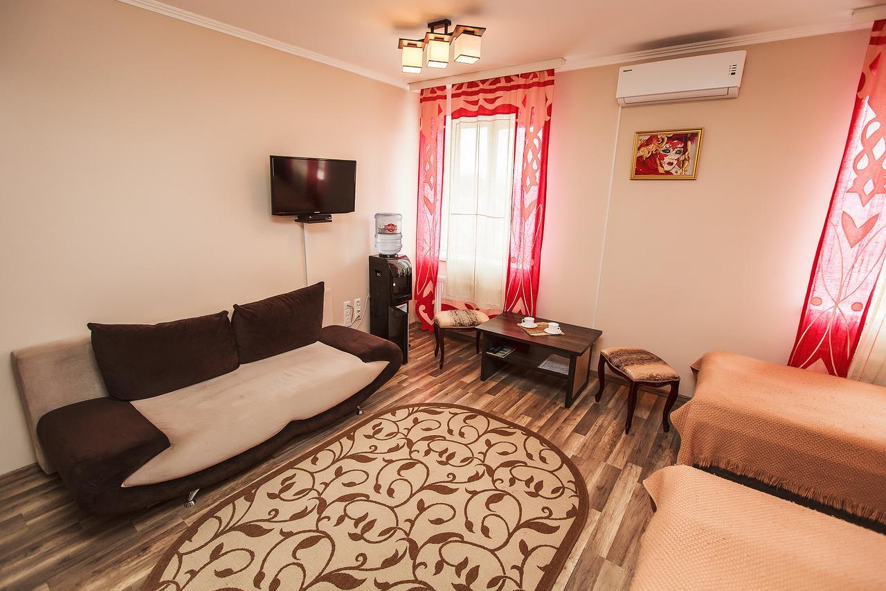 Slavyanskaya Hata Hotel Baranavichy Extérieur photo