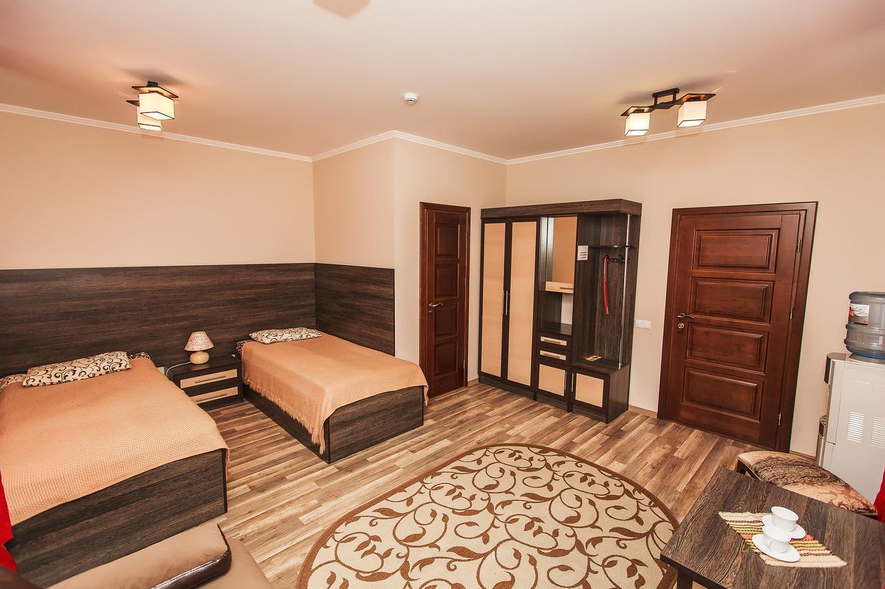 Slavyanskaya Hata Hotel Baranavichy Extérieur photo