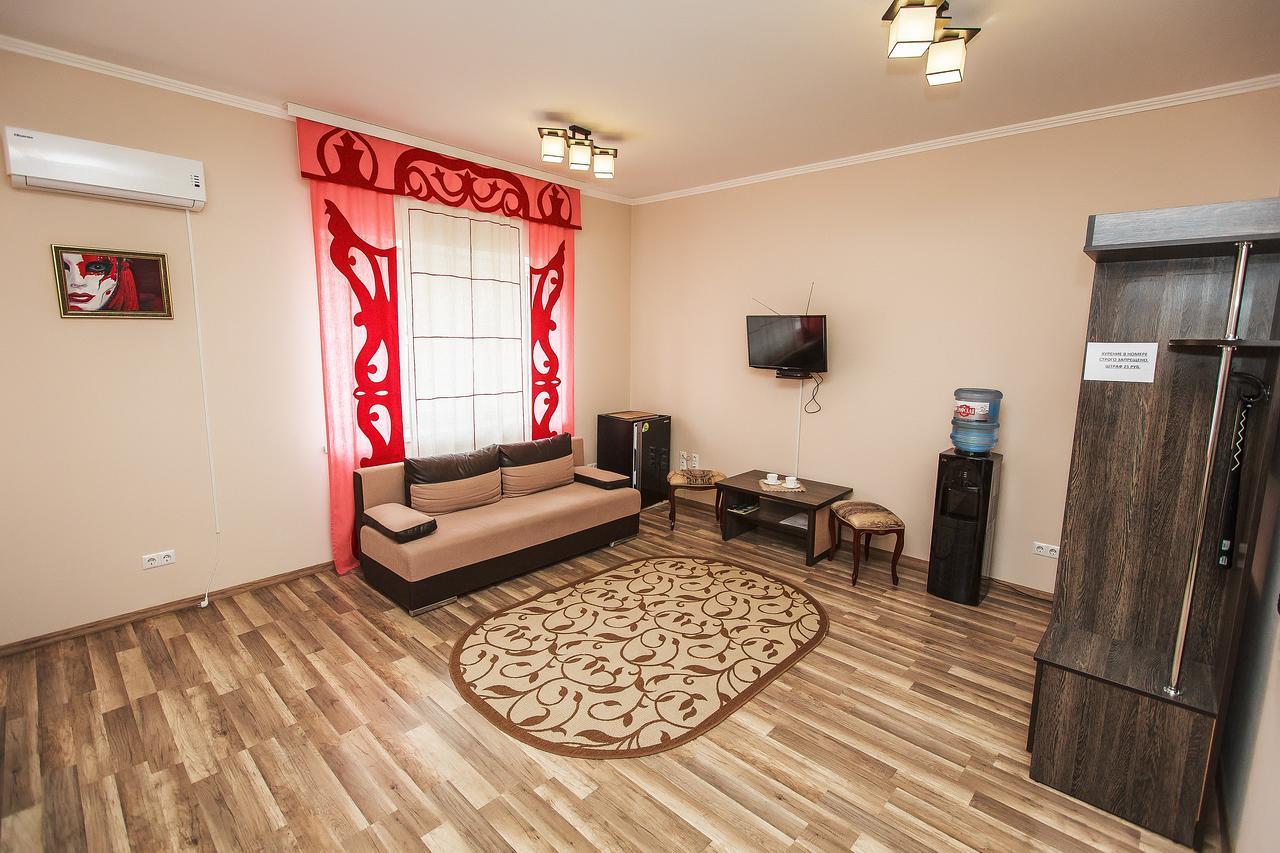 Slavyanskaya Hata Hotel Baranavichy Extérieur photo