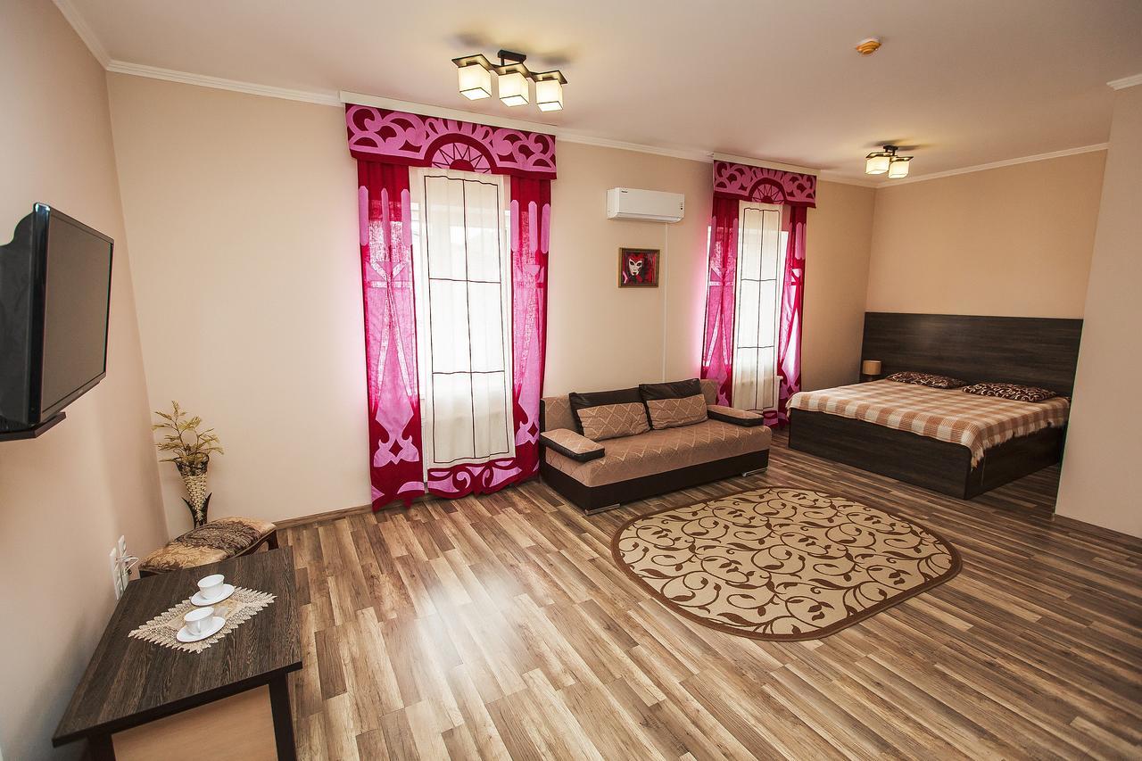 Slavyanskaya Hata Hotel Baranavichy Extérieur photo