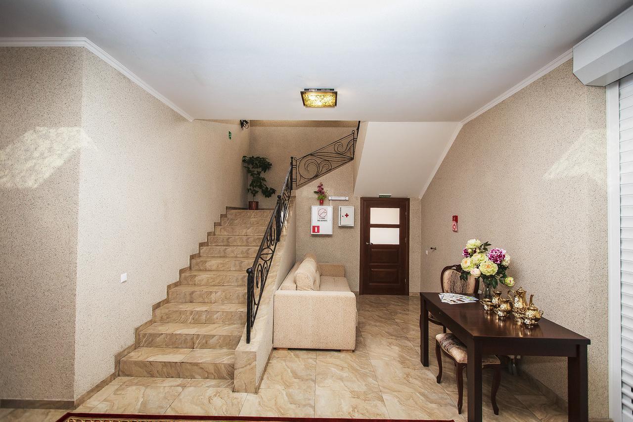 Slavyanskaya Hata Hotel Baranavichy Extérieur photo