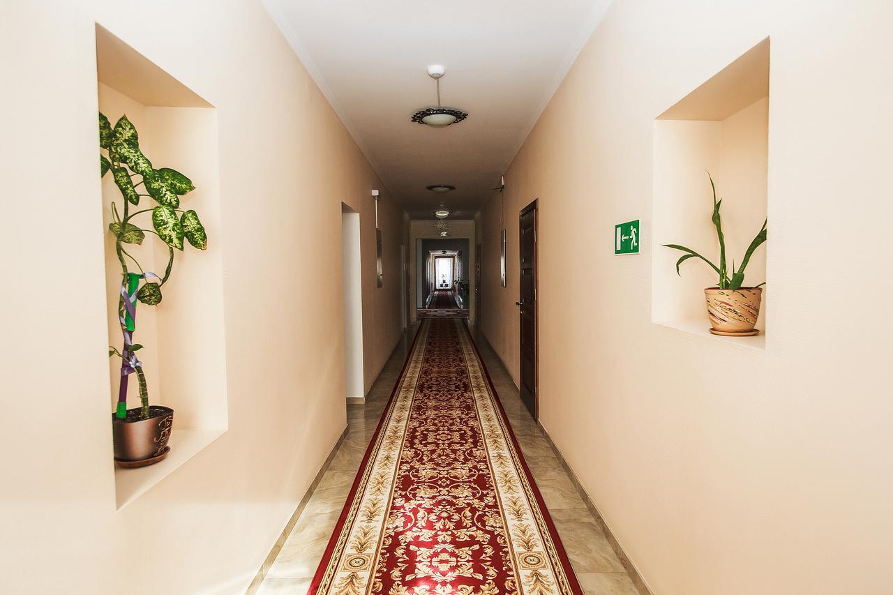 Slavyanskaya Hata Hotel Baranavichy Extérieur photo