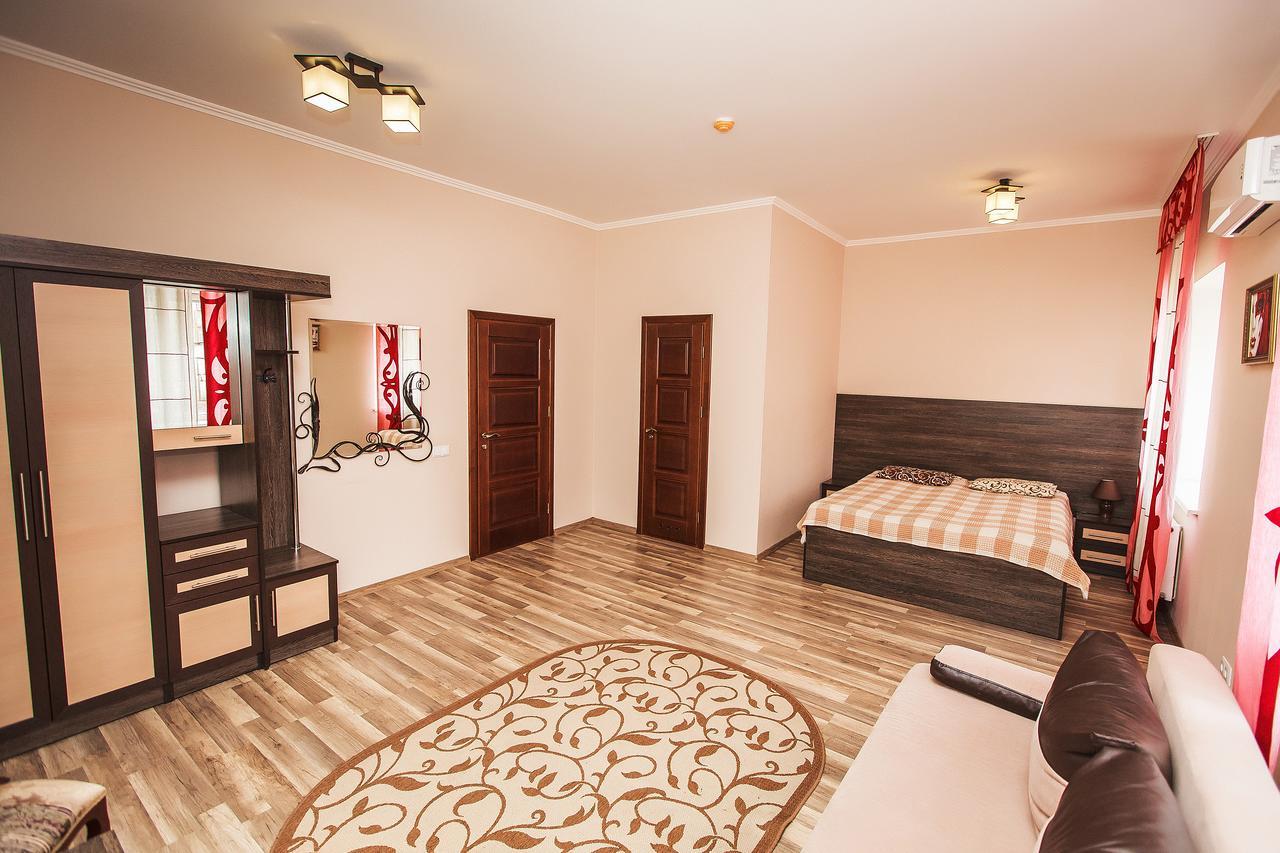 Slavyanskaya Hata Hotel Baranavichy Extérieur photo