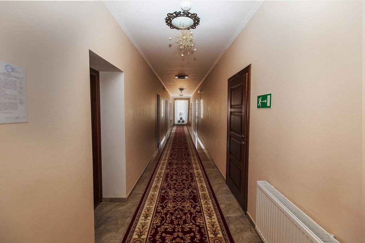 Slavyanskaya Hata Hotel Baranavichy Extérieur photo