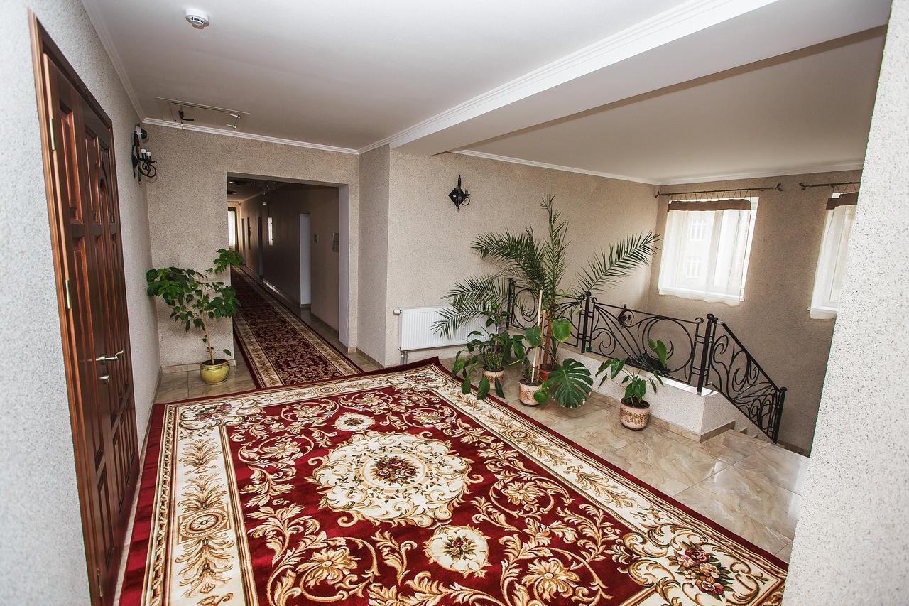 Slavyanskaya Hata Hotel Baranavichy Extérieur photo